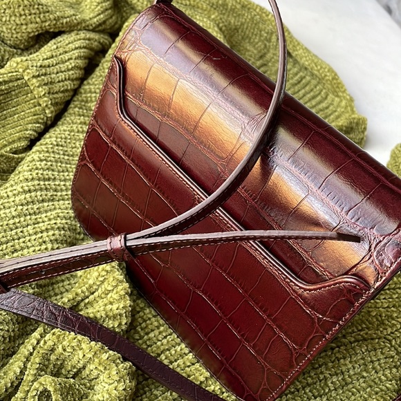 Cute Emp.t Label cross body bag. - Picture 5 of 6